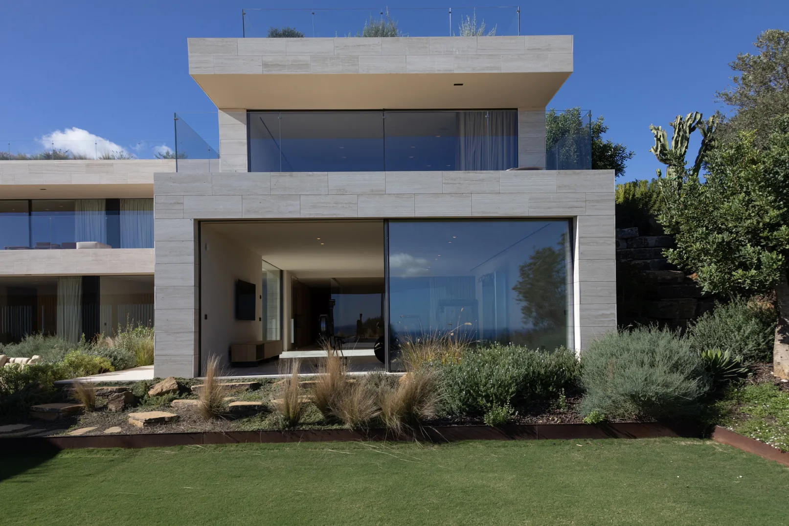 Villa for sale in La Reserva with 8 bedrooms