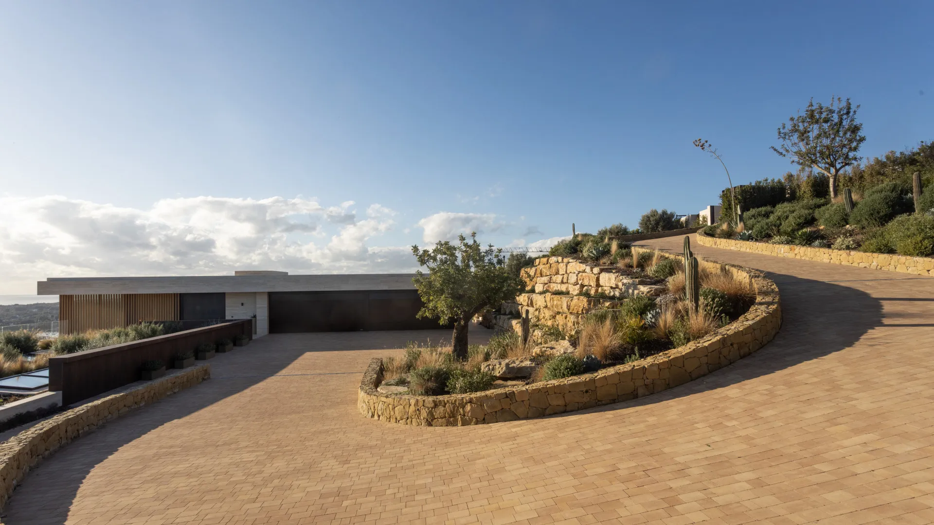 Villa for sale in La Reserva with 8 bedrooms