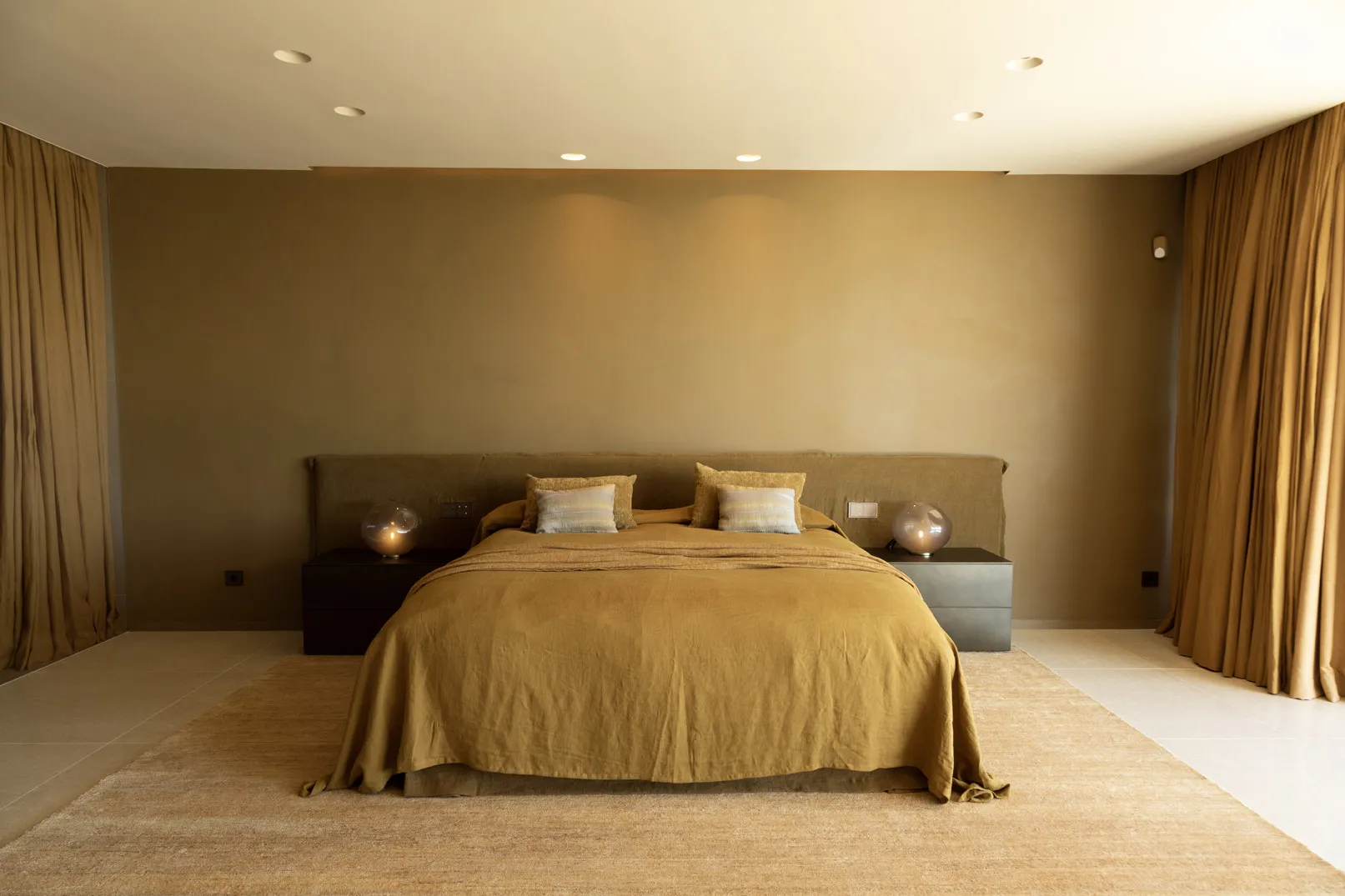 Villa for sale in La Reserva with 8 bedrooms