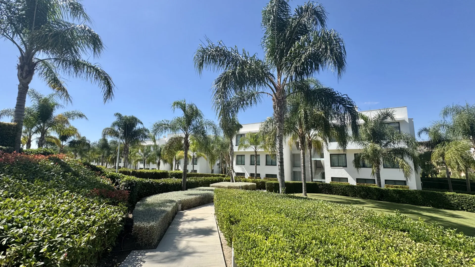 Cataleya 4 bedrooms apartment for sale