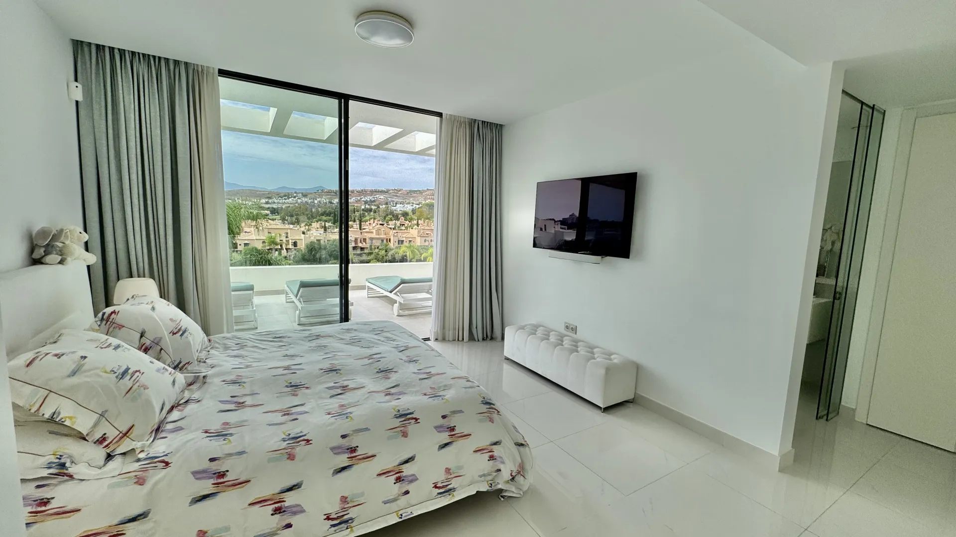 Cataleya 4 bedrooms apartment for sale