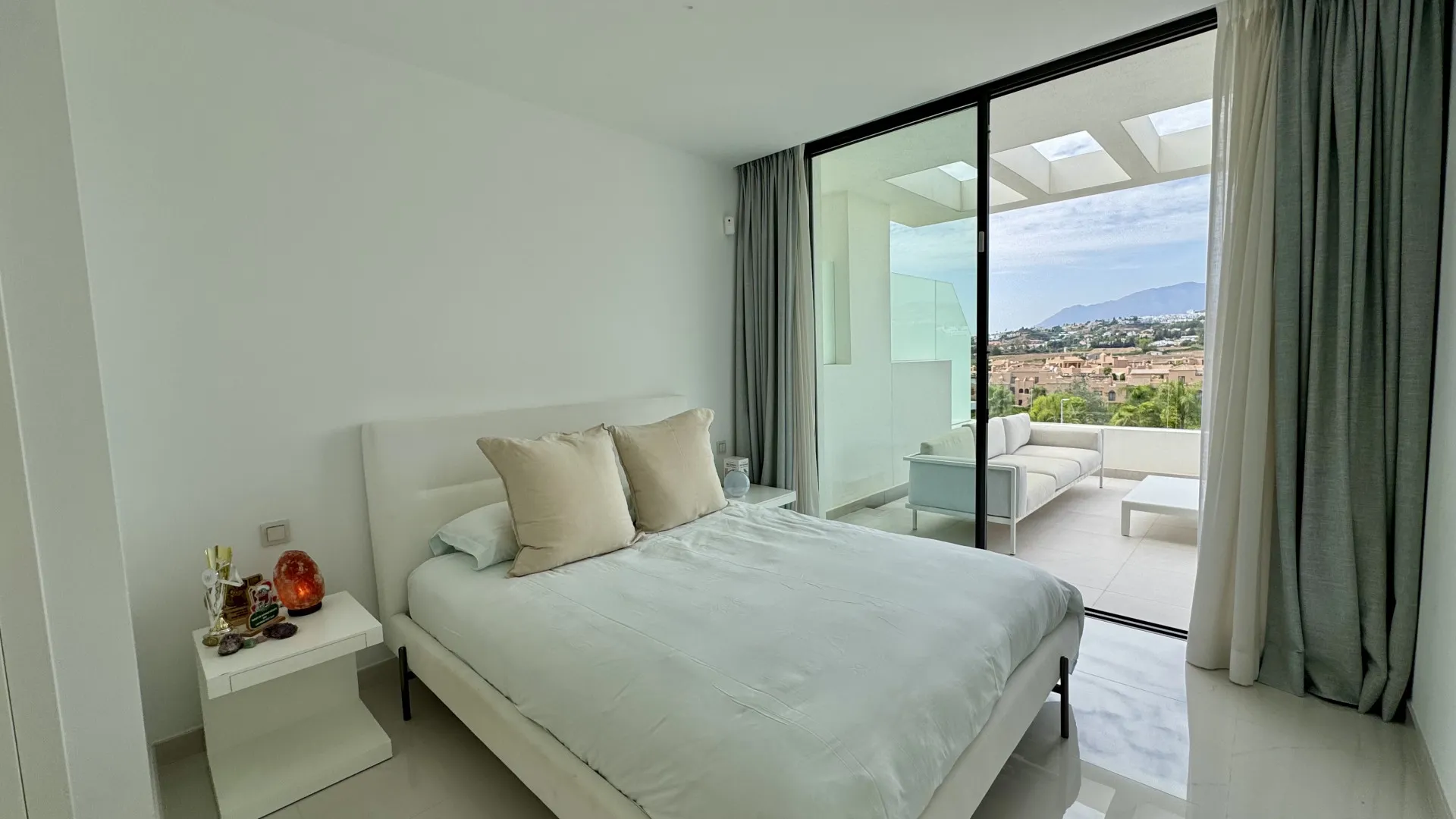 Cataleya 4 bedrooms apartment for sale