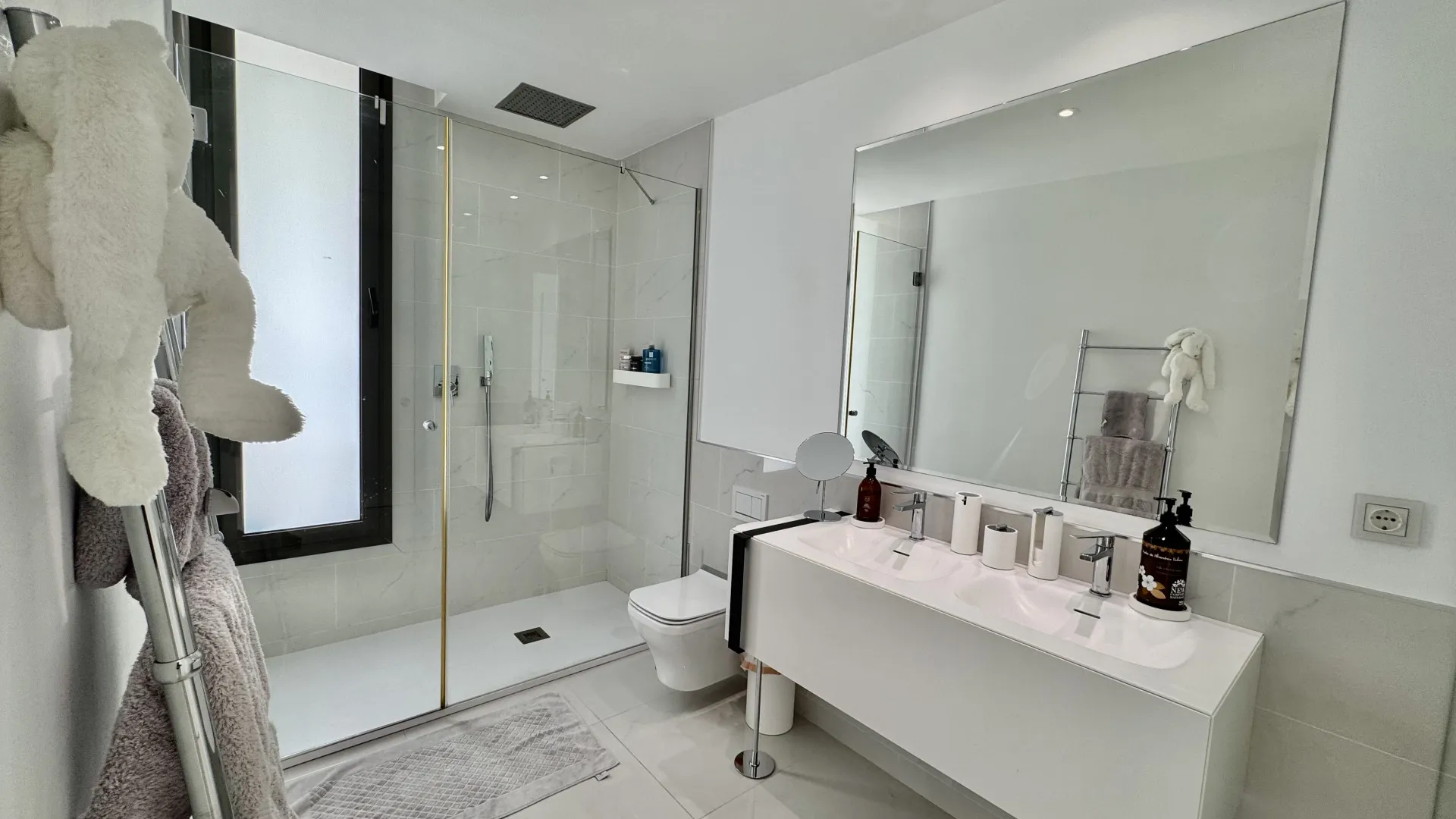 Cataleya 4 bedrooms apartment for sale