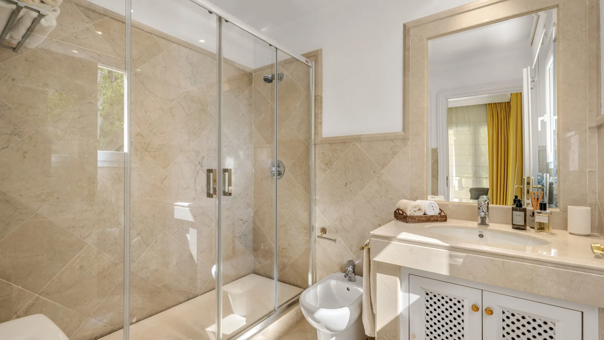 For sale Las Alamandas apartment
