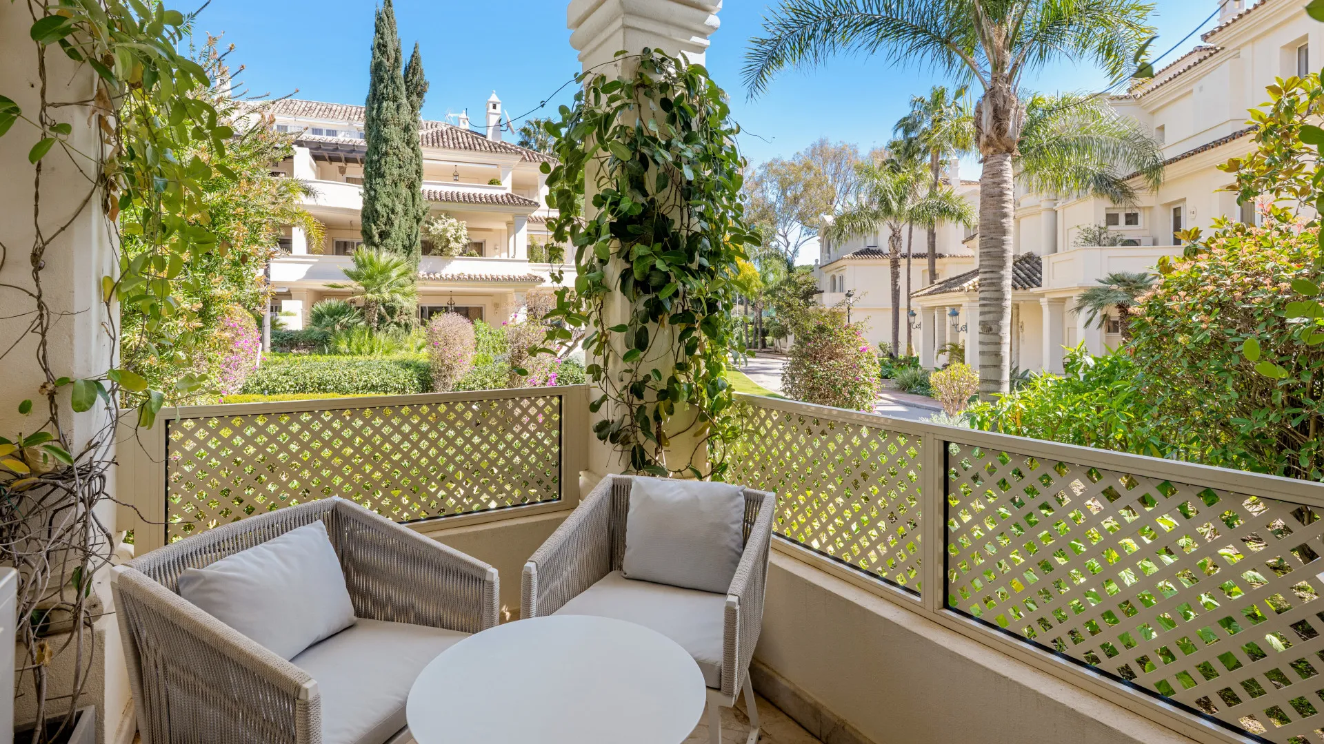 For sale Las Alamandas apartment