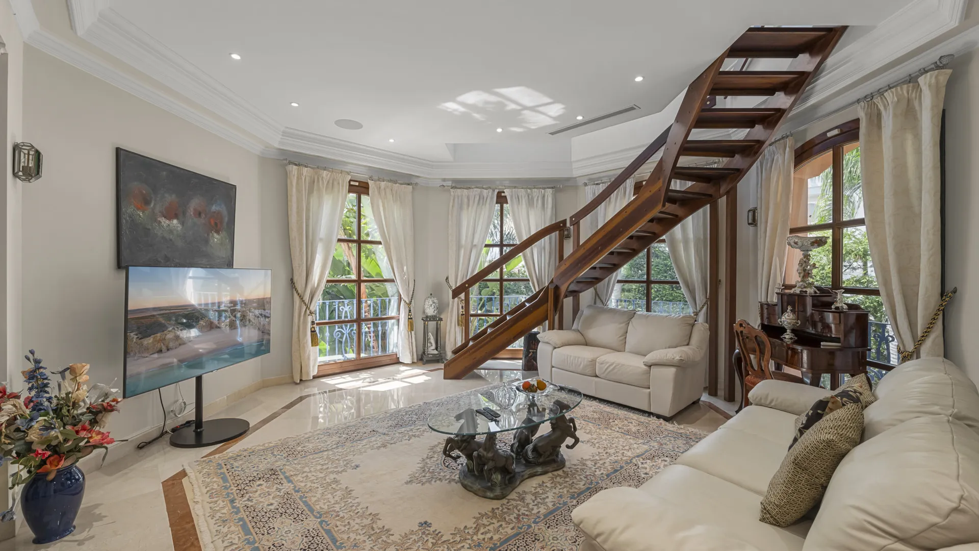 Villa de 6 dormitorios en venta en Nueva Andalucia
