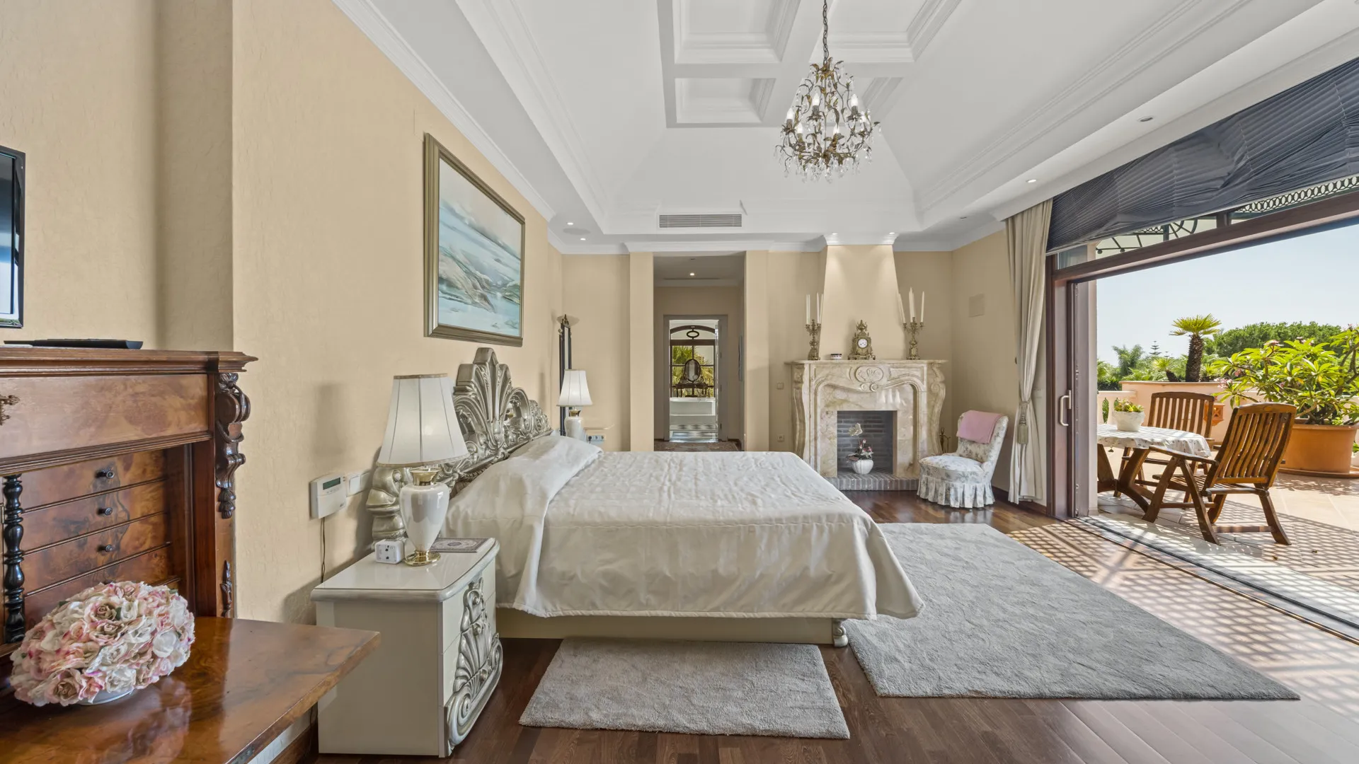 Villa de 6 dormitorios en venta en Nueva Andalucia
