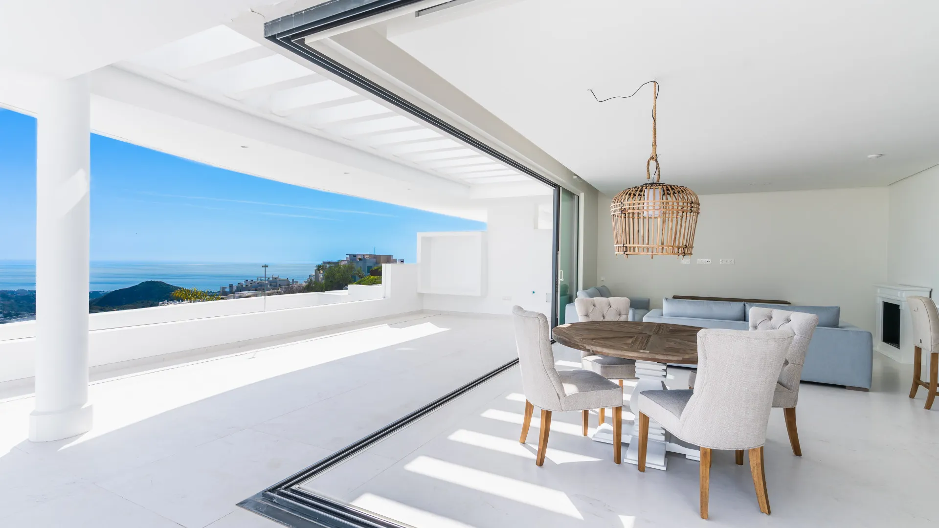 For sale 3 bedrooms penthouse in Marbella