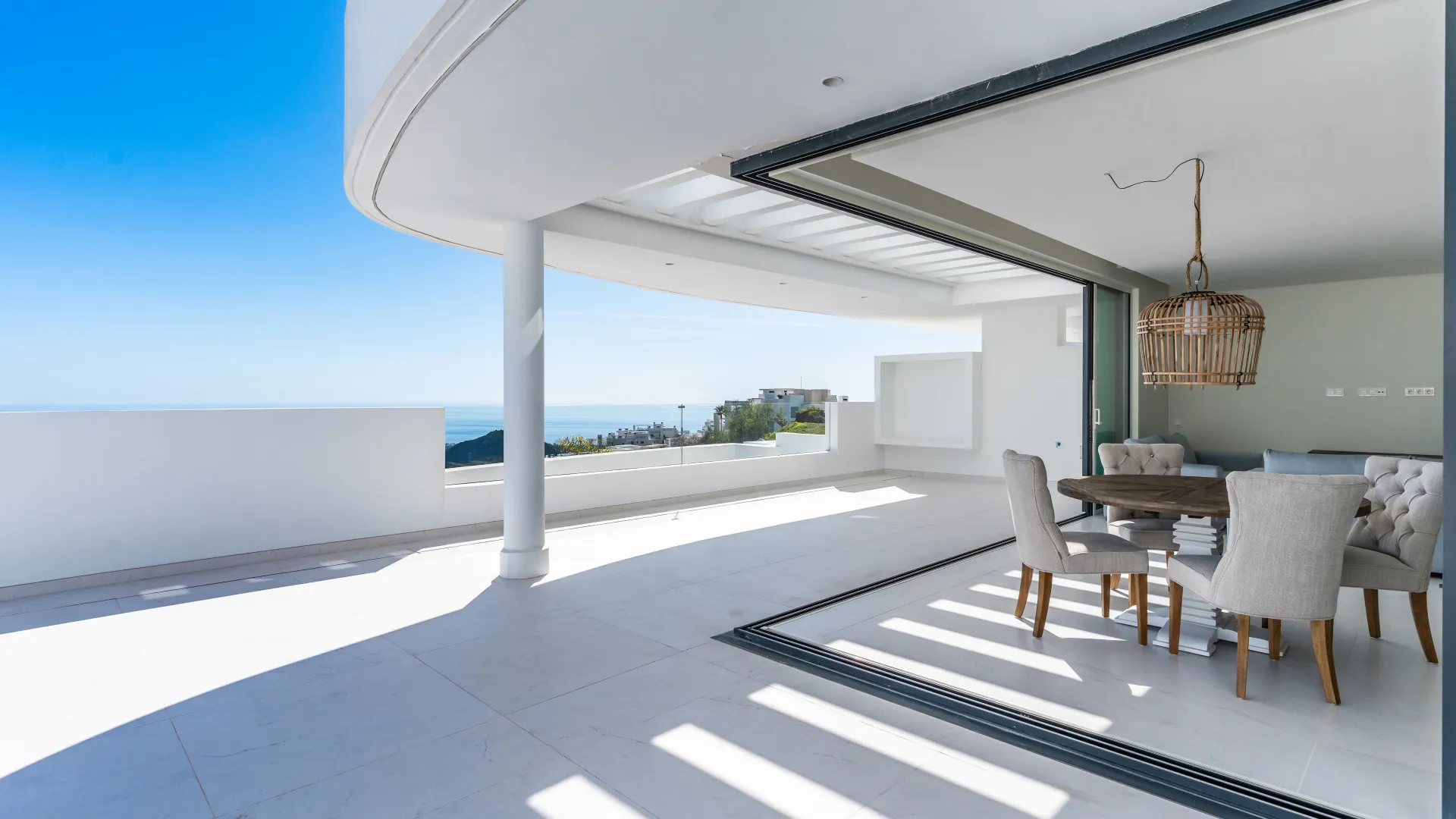 For sale 3 bedrooms penthouse in Marbella