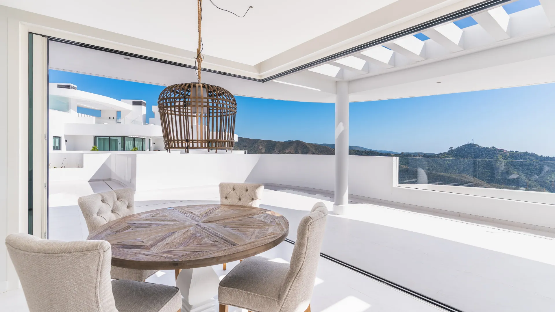 For sale 3 bedrooms penthouse in Marbella