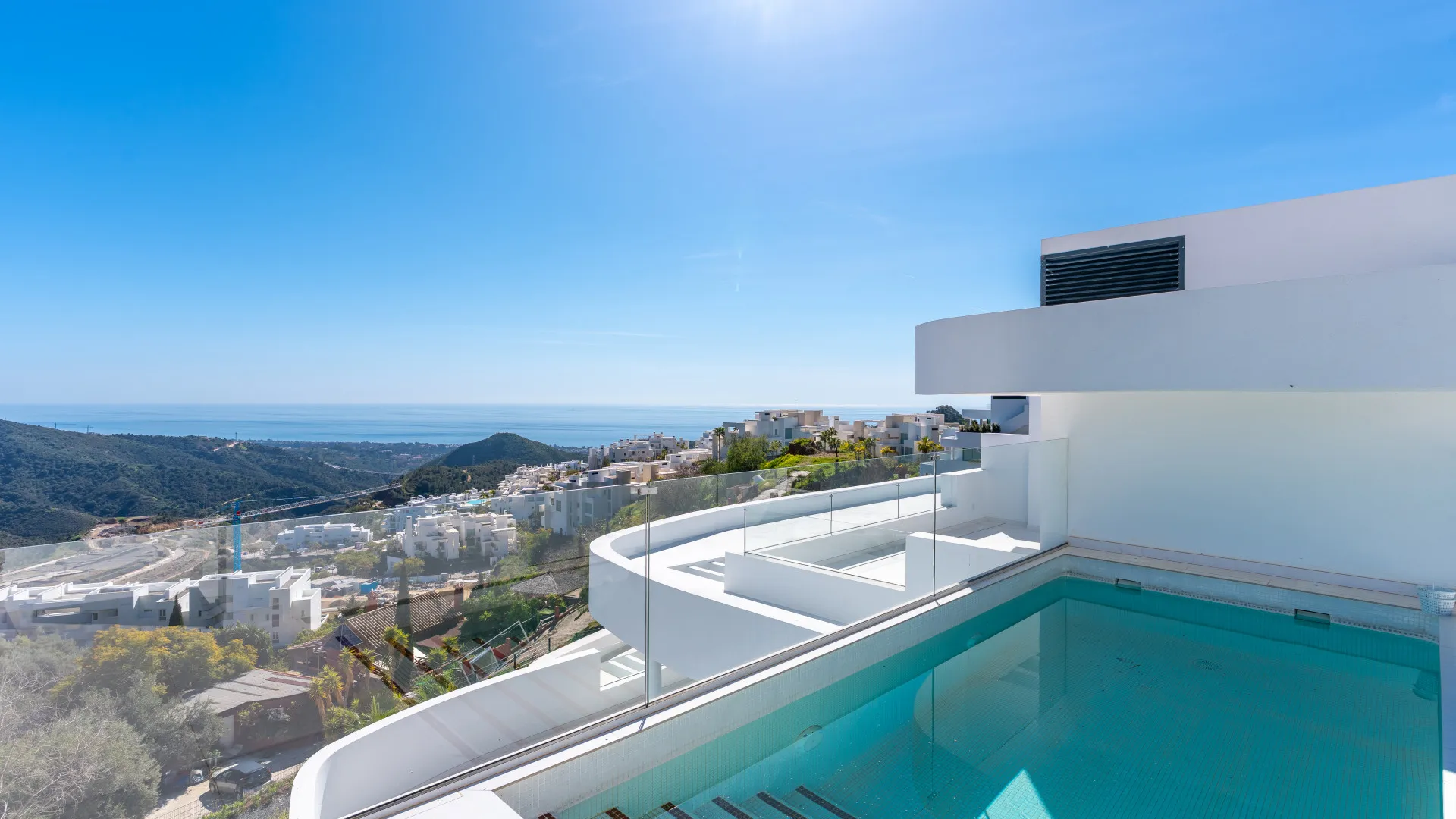 For sale 3 bedrooms penthouse in Marbella