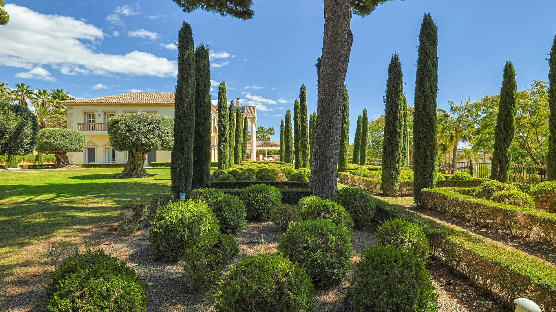 Sierra Blanca, villa en venta