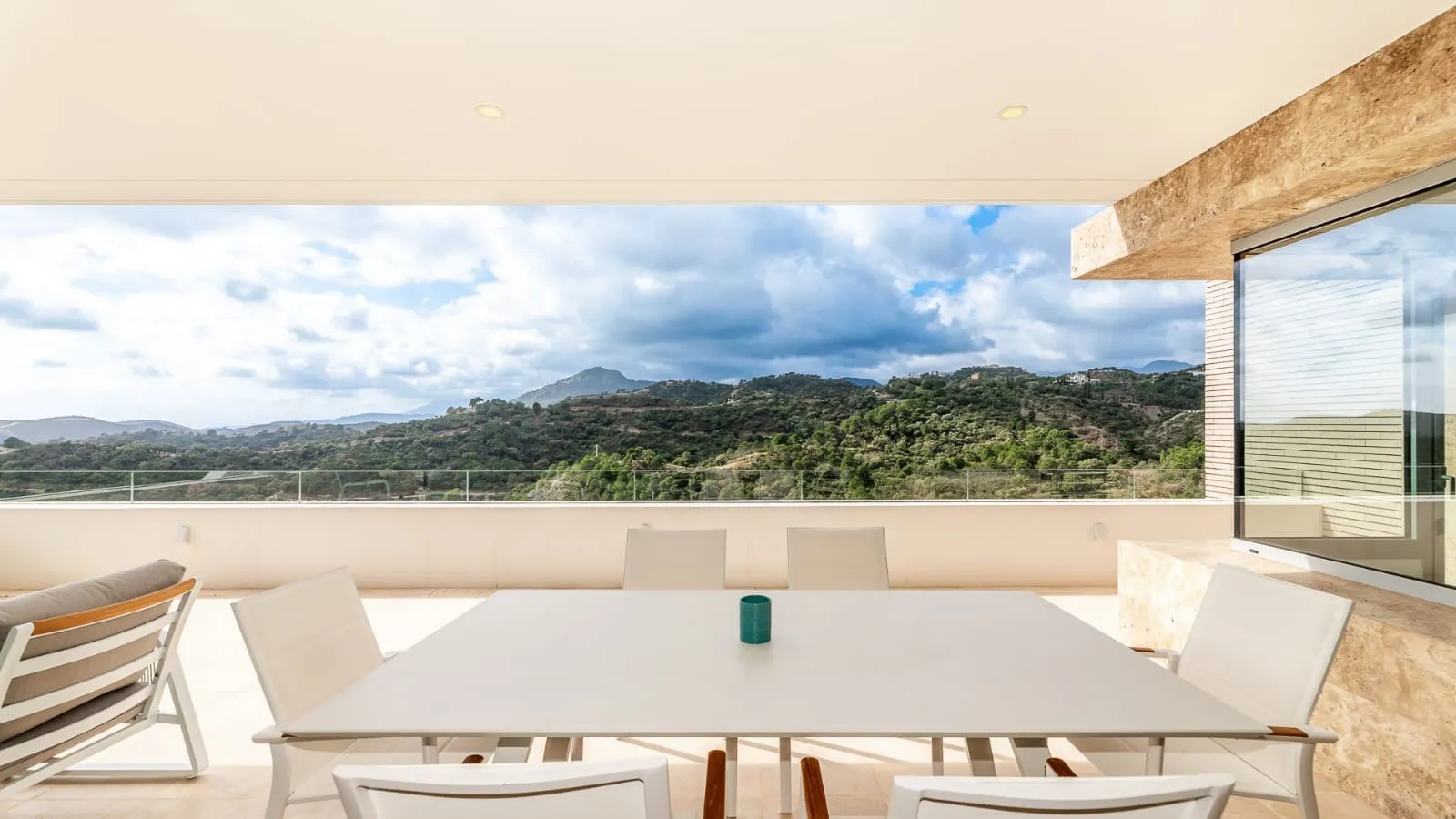For sale Los Arqueros villa with 6 bedrooms