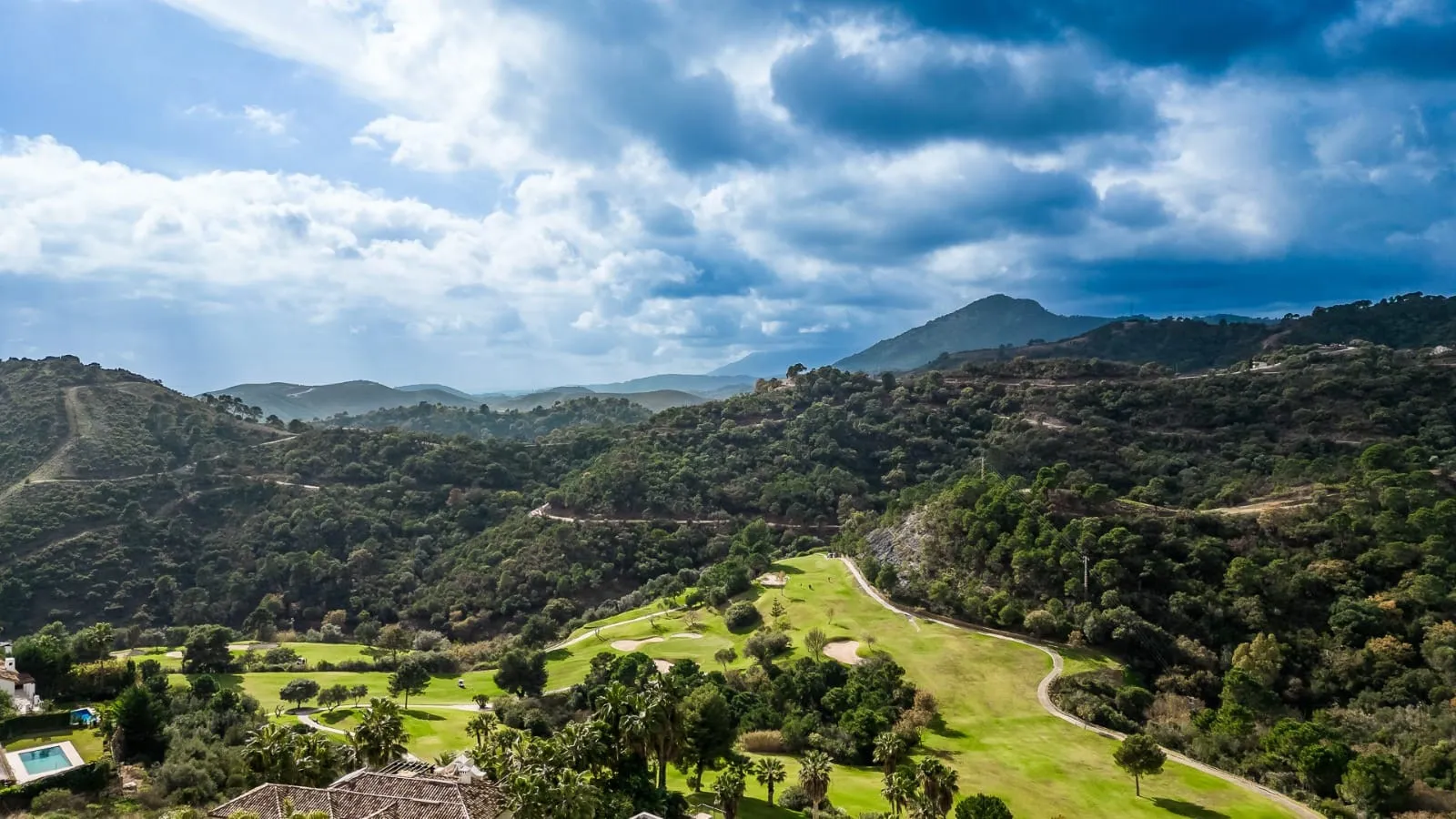 For sale Los Arqueros villa with 6 bedrooms