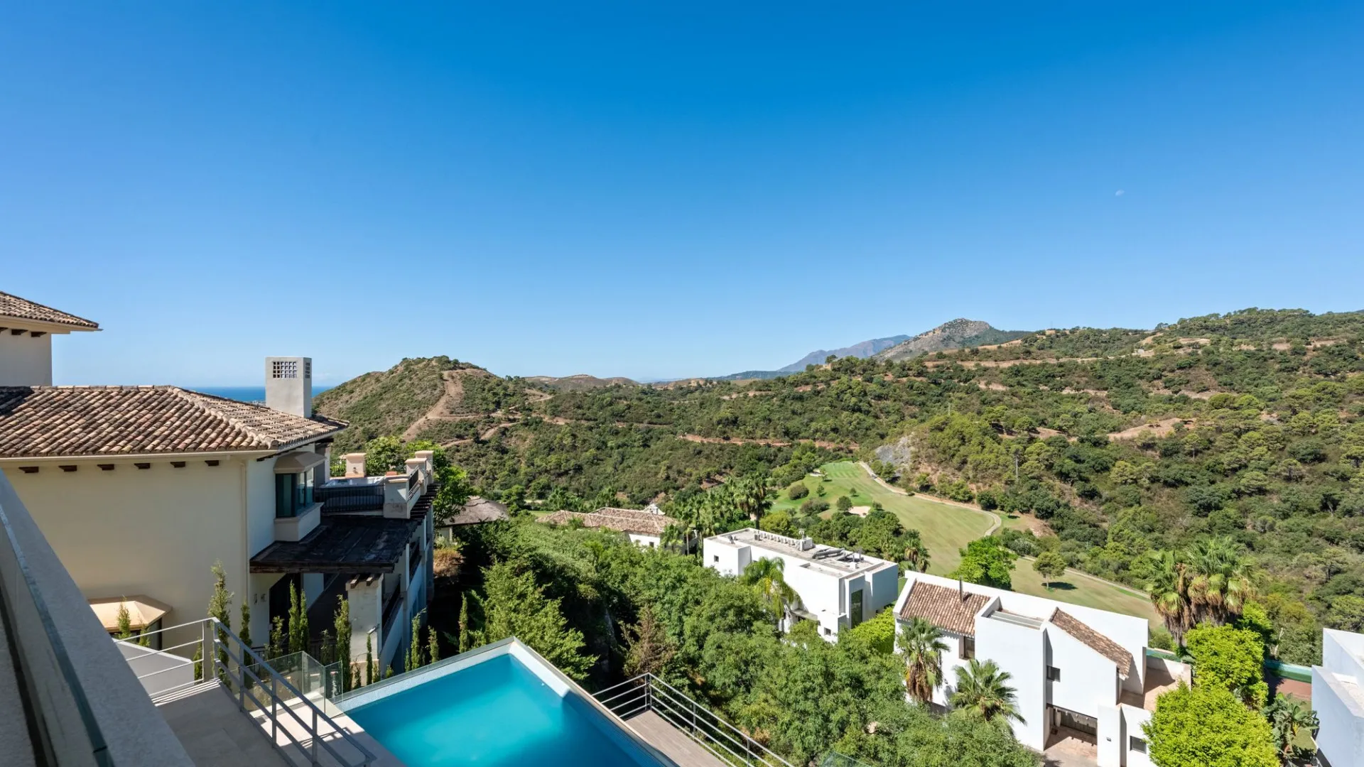 For sale Los Arqueros villa with 6 bedrooms