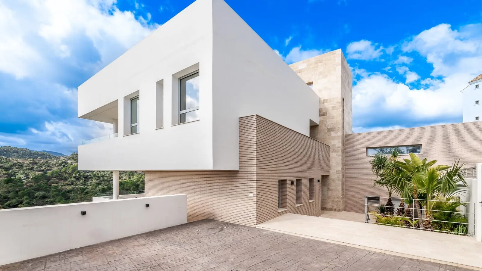 For sale Los Arqueros villa with 6 bedrooms