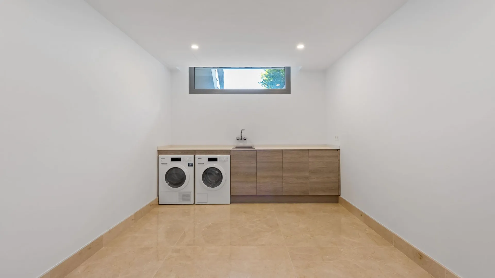 For sale Los Arqueros villa with 6 bedrooms