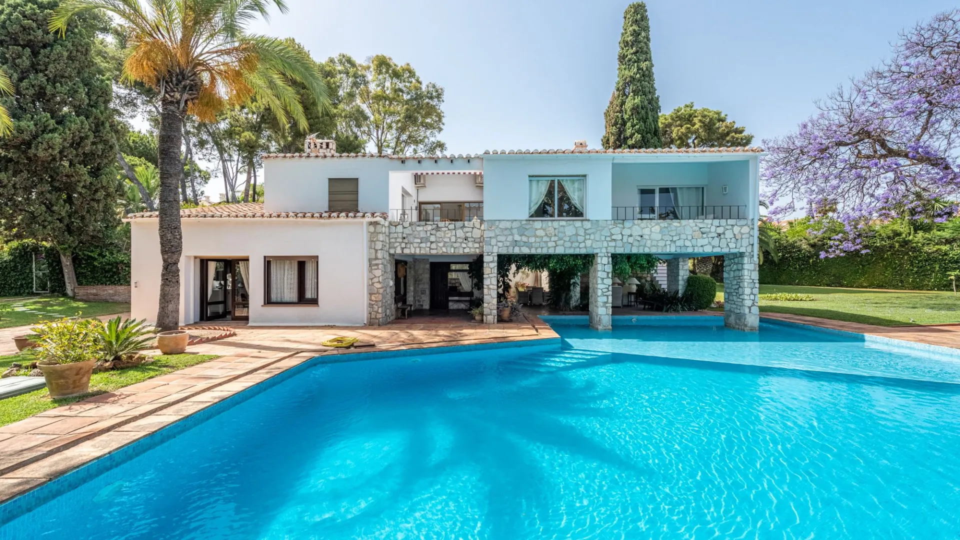 Se vende villa en La Reserva de los Monteros