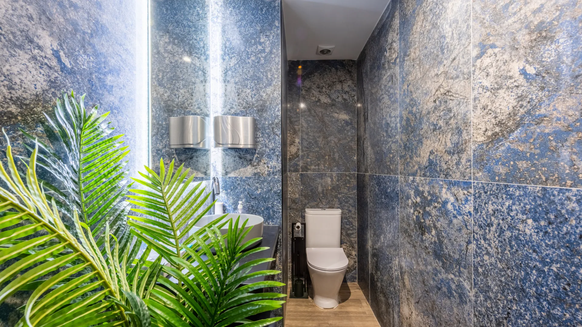 For sale restaurant in El Paraiso