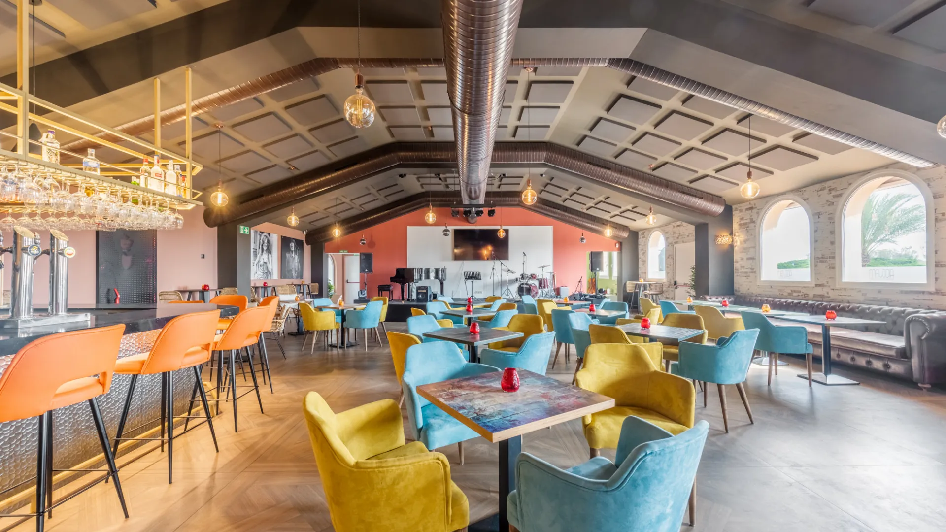 For sale restaurant in El Paraiso