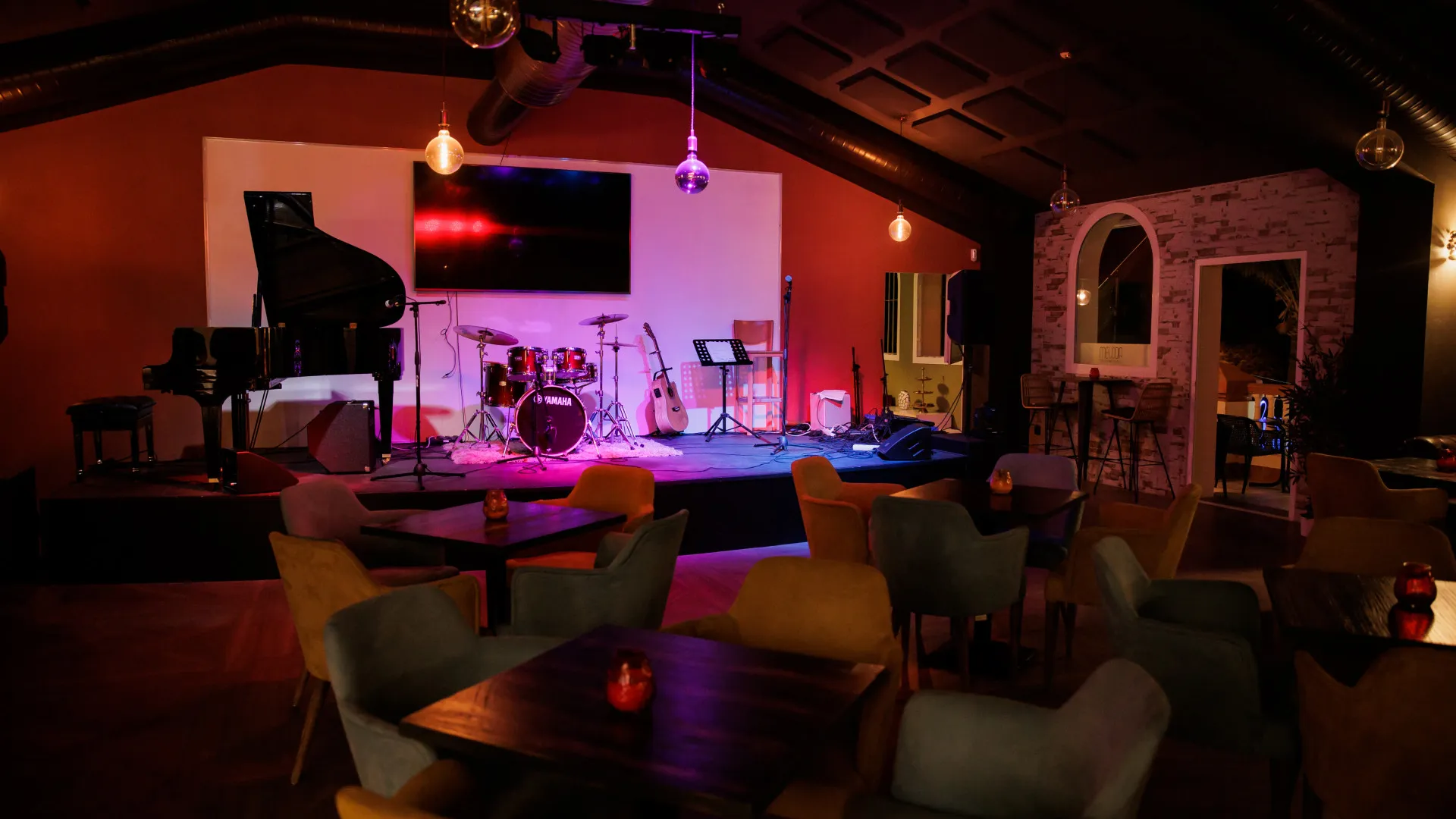 For sale restaurant in El Paraiso