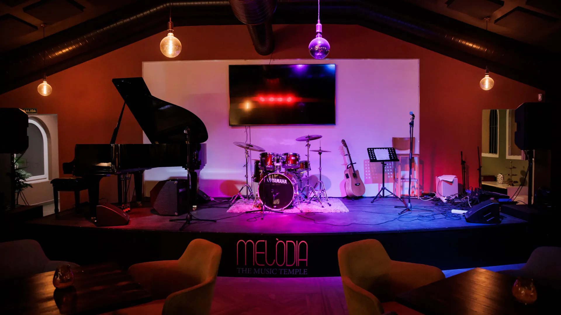 For sale restaurant in El Paraiso