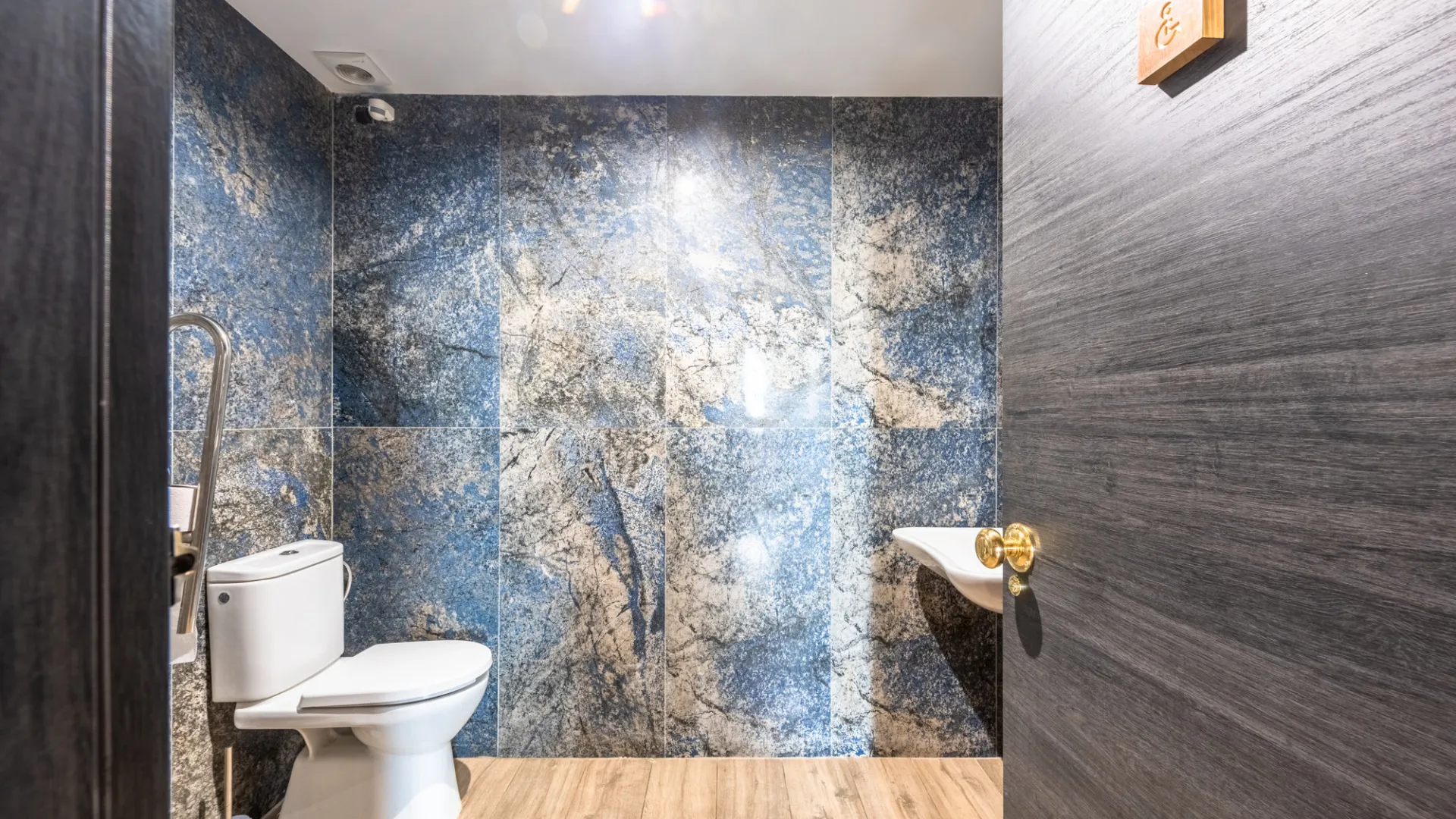 For sale restaurant in El Paraiso