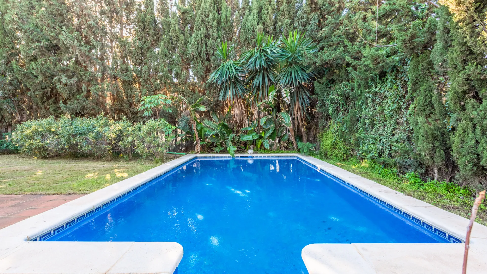 Villa for sale in Artola with 4 bedrooms