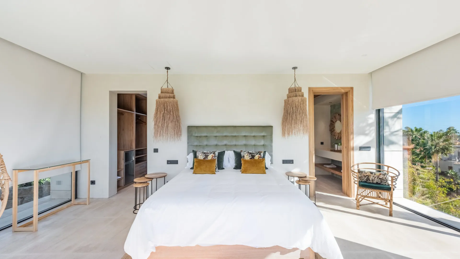 Villa de 6 dormitorios a la venta en Lomas del Virrey