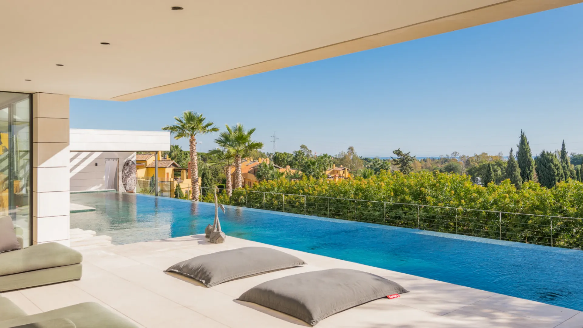 Villa de 6 dormitorios a la venta en Lomas del Virrey