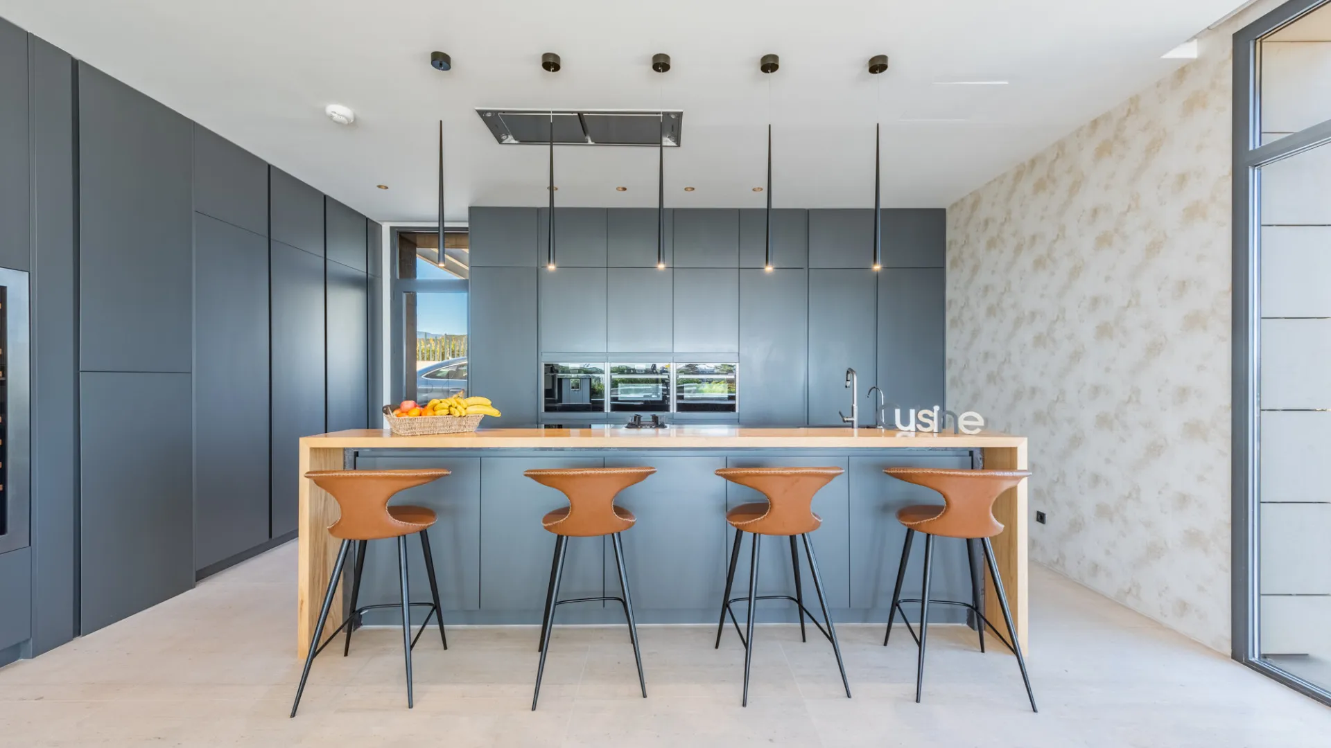 Villa de 6 dormitorios a la venta en Lomas del Virrey