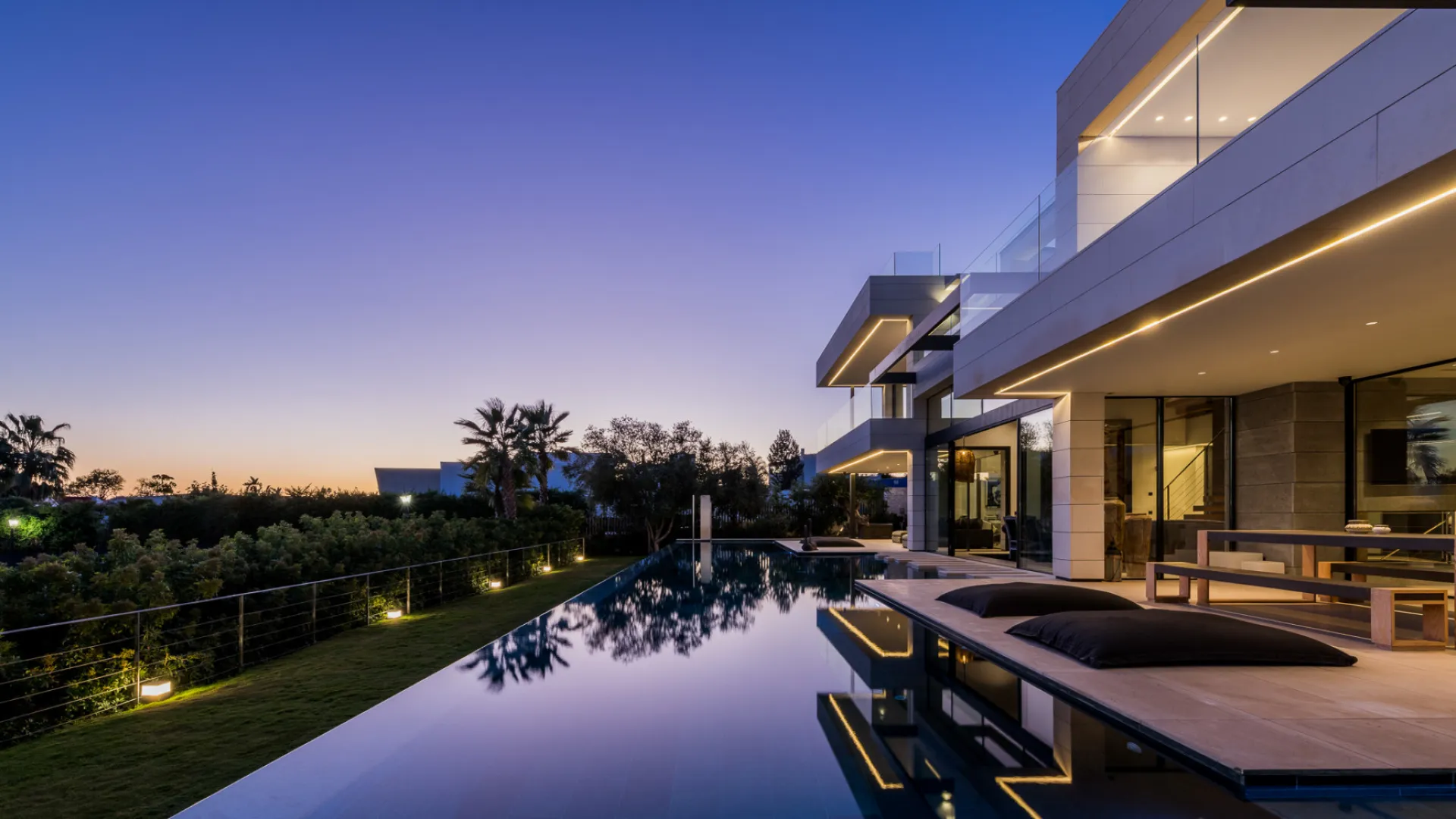 Villa de 6 dormitorios a la venta en Lomas del Virrey