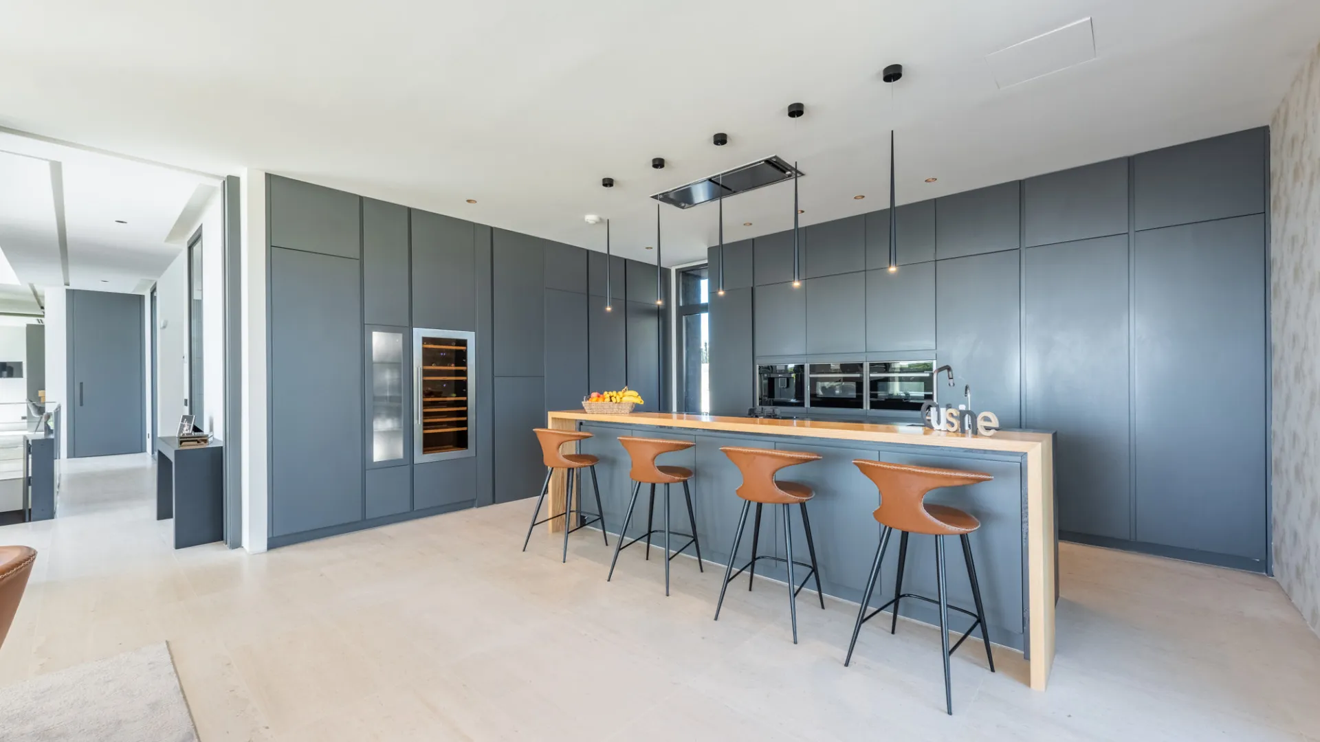 Villa de 6 dormitorios a la venta en Lomas del Virrey