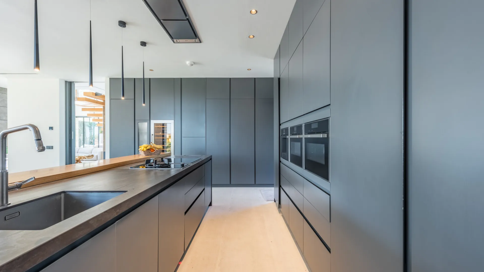 Villa de 6 dormitorios a la venta en Lomas del Virrey