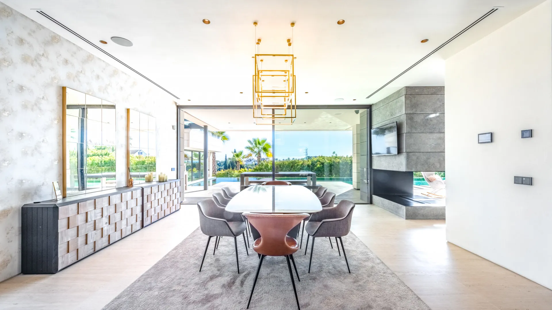 Villa de 6 dormitorios a la venta en Lomas del Virrey