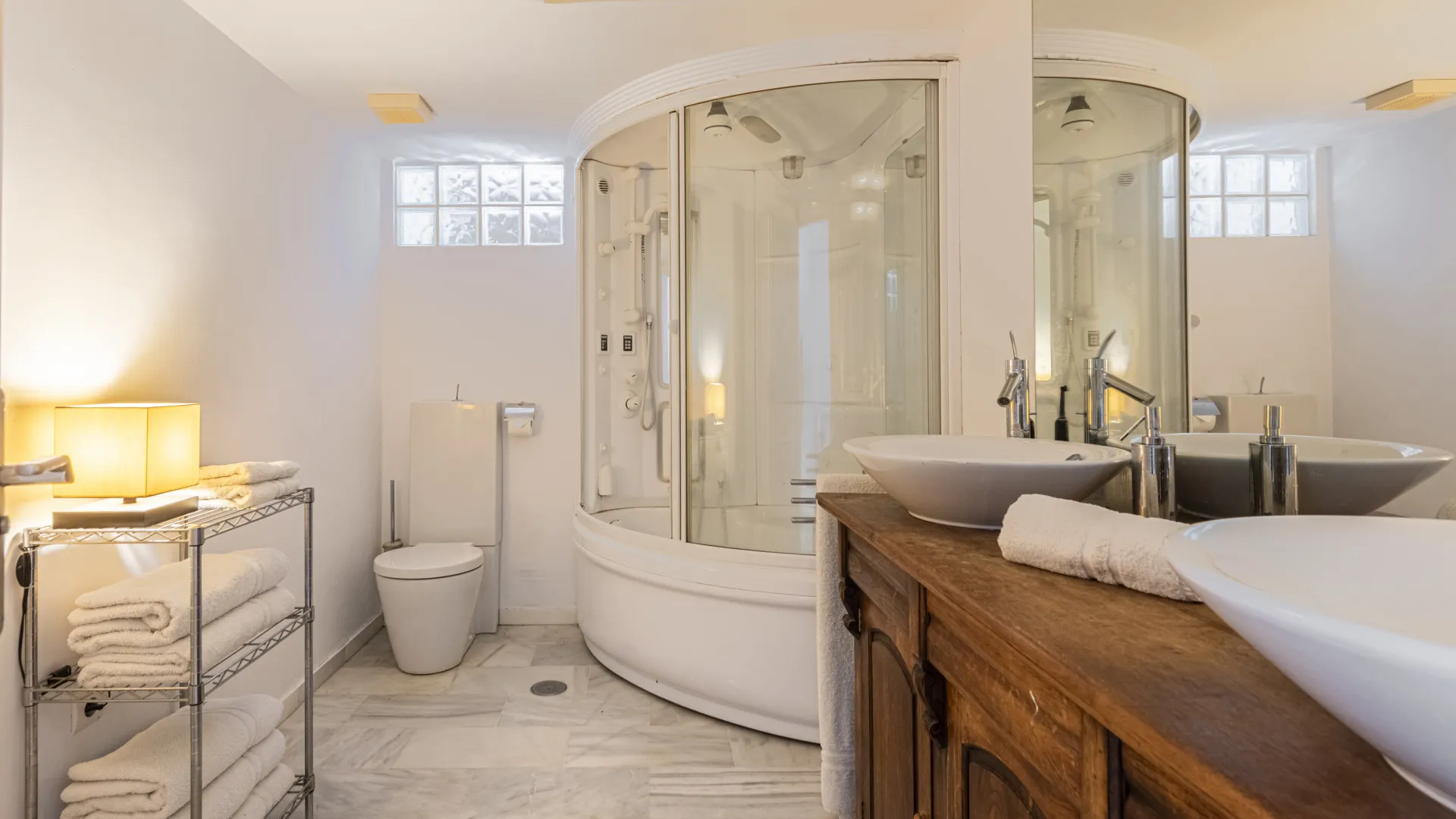 For sale 2 bedrooms apartment in Marbella - Puerto Banus