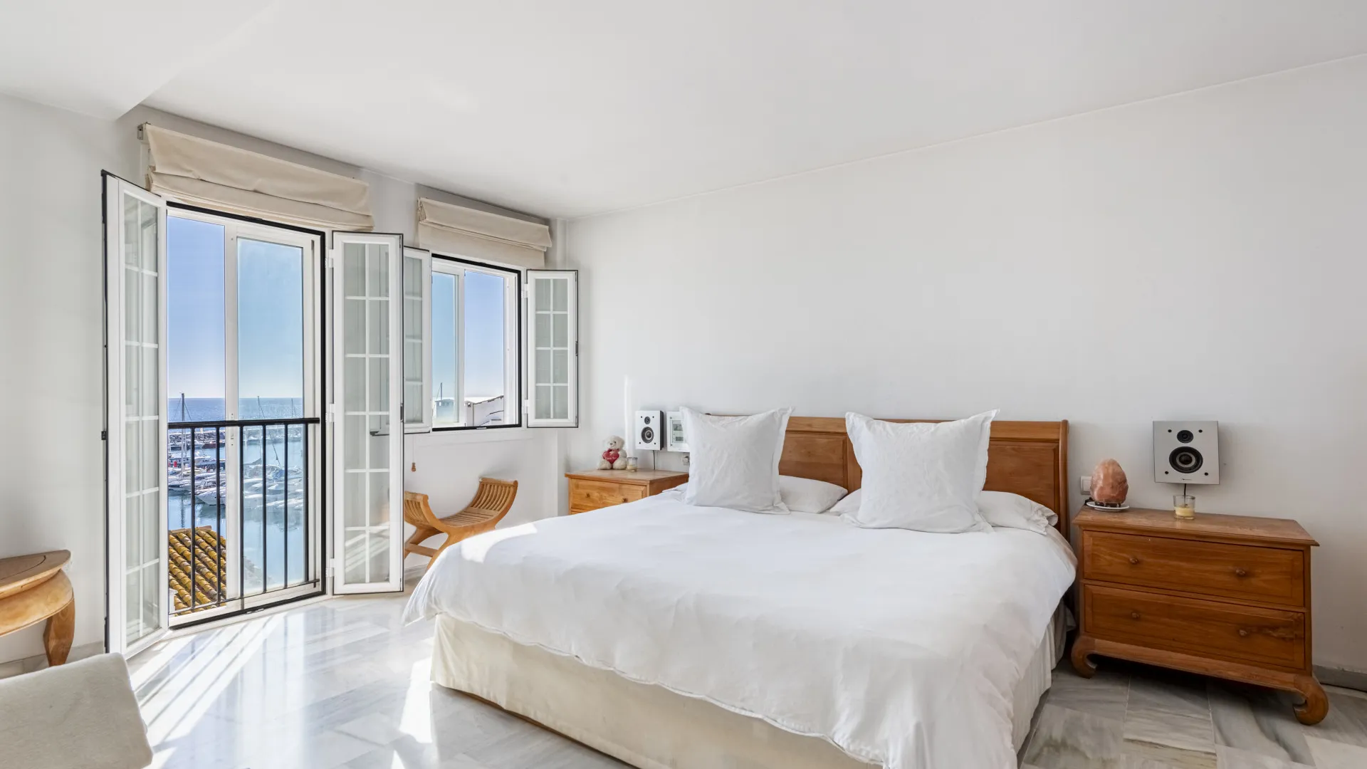 For sale 2 bedrooms apartment in Marbella - Puerto Banus