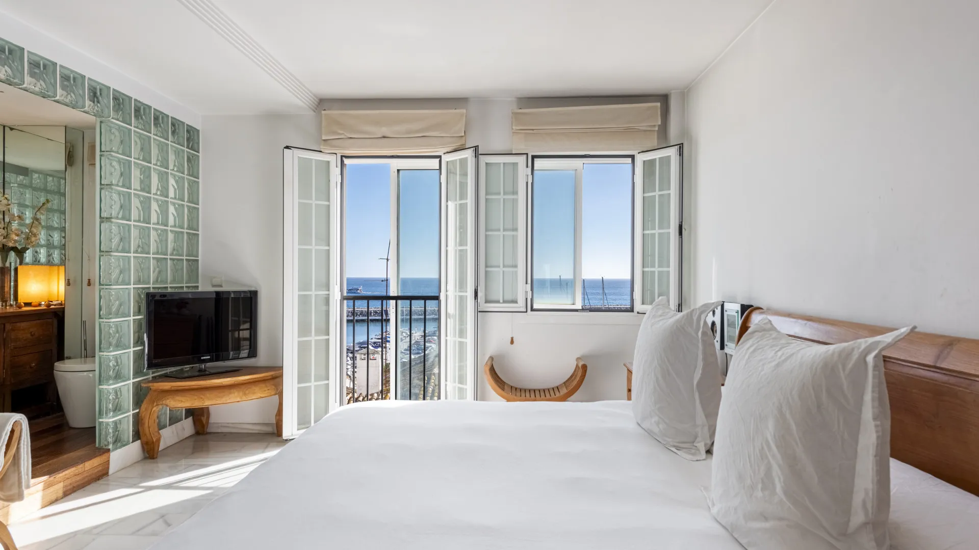 For sale 2 bedrooms apartment in Marbella - Puerto Banus