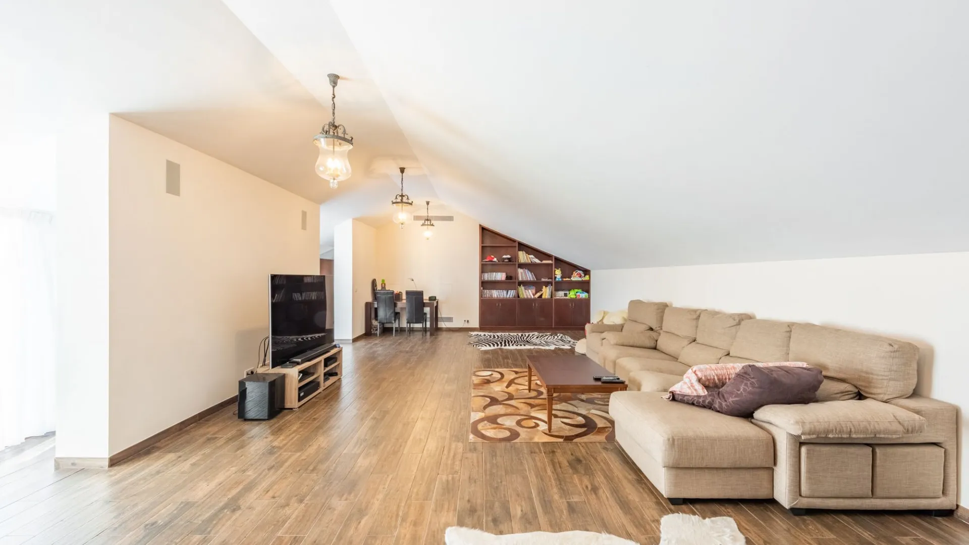 Villa for sale in Guadalmina Baja