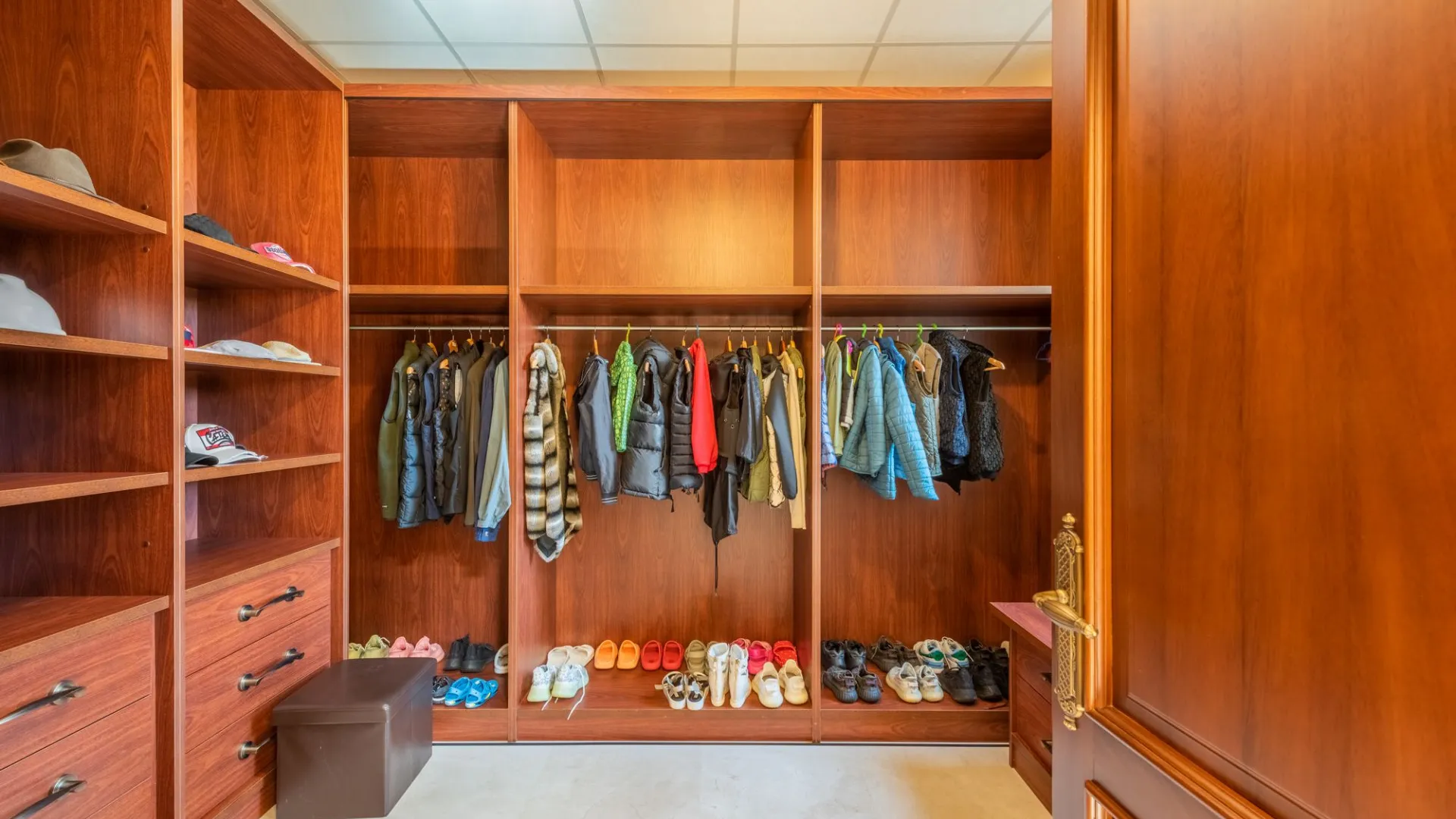 Villa for sale in Guadalmina Baja