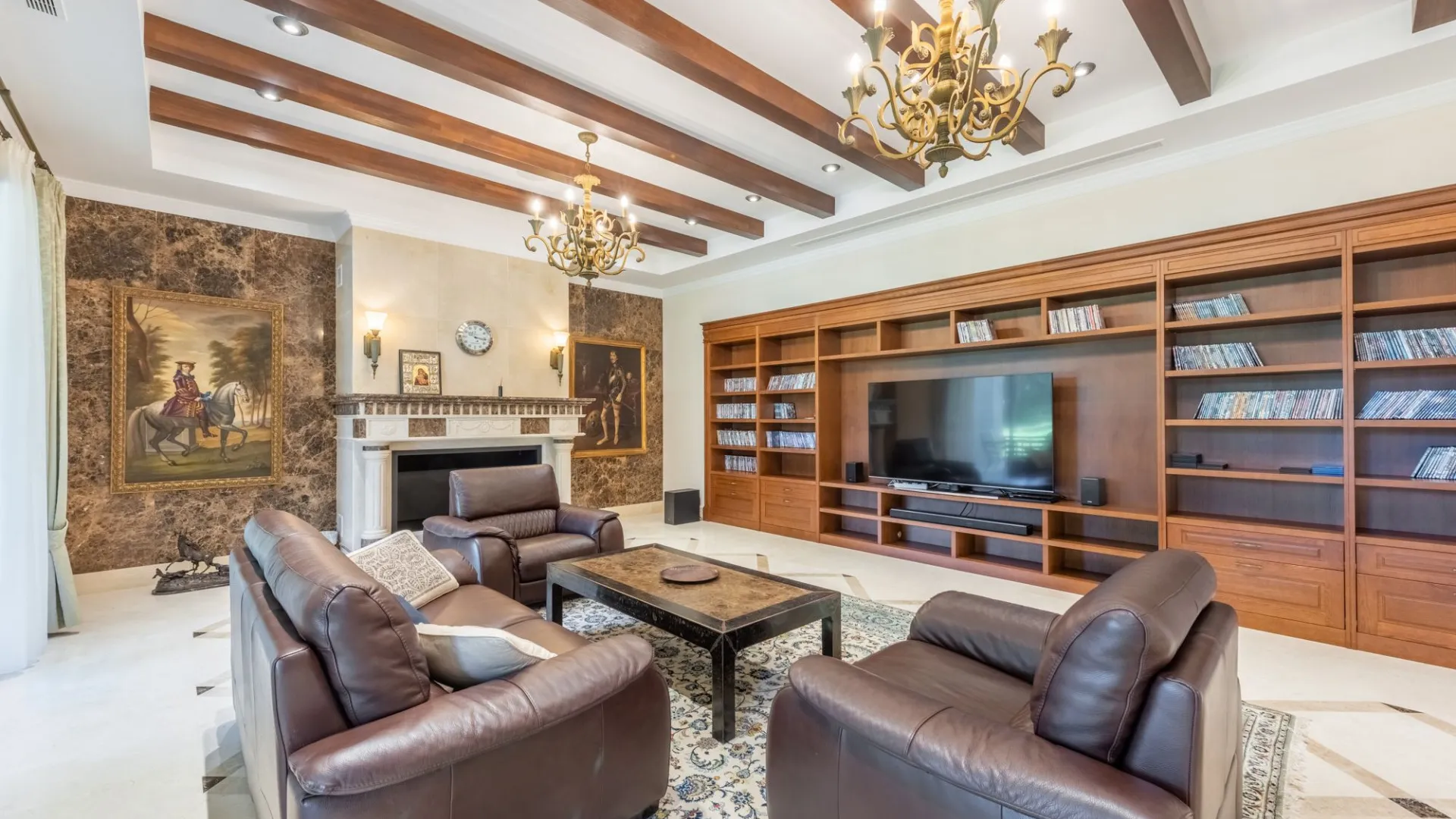 Villa for sale in Guadalmina Baja