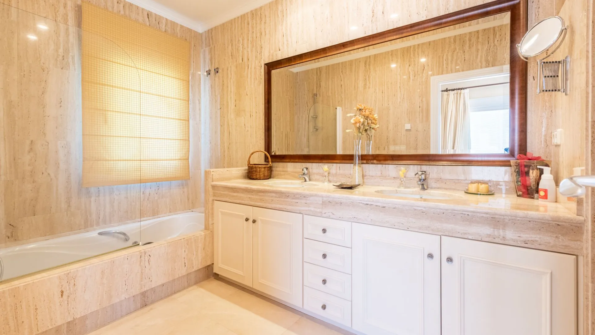 Paraiso Alto 6 bedrooms villa for sale