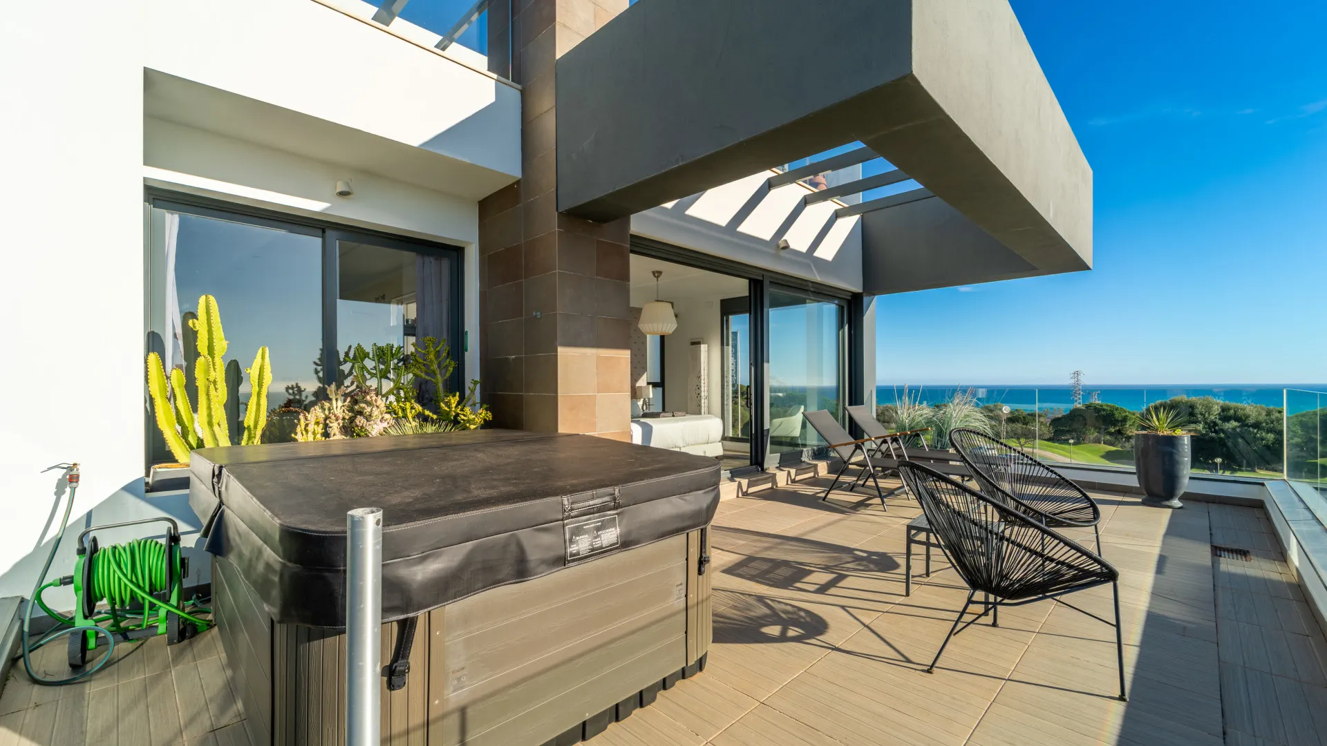 Cabopino villa for sale