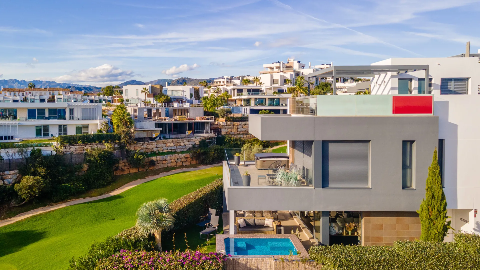 Cabopino villa for sale