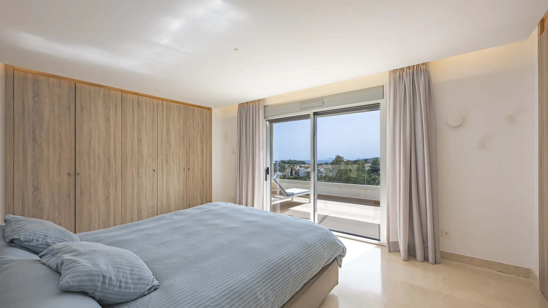 Atico duplex de 3 dormitorios a la venta en Botanic