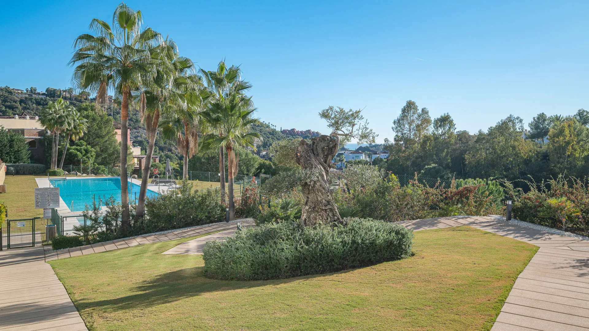 Atico duplex de 3 dormitorios a la venta en Botanic