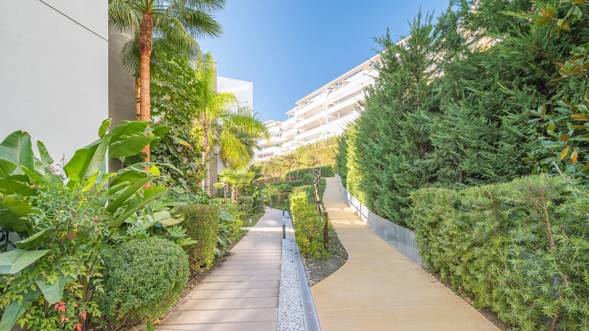 Atico duplex de 3 dormitorios a la venta en Botanic