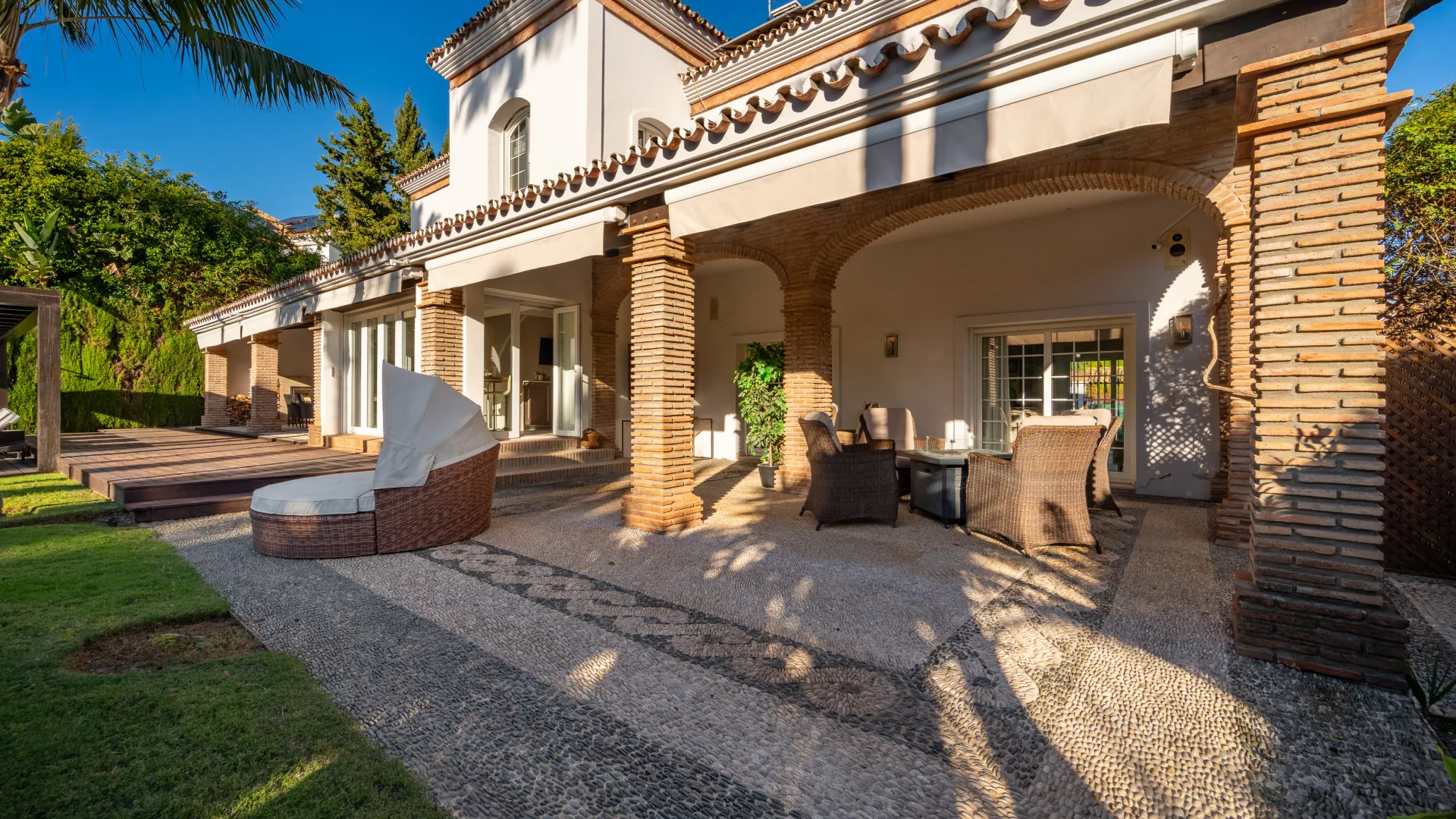 5 bedrooms villa in Aloha for sale