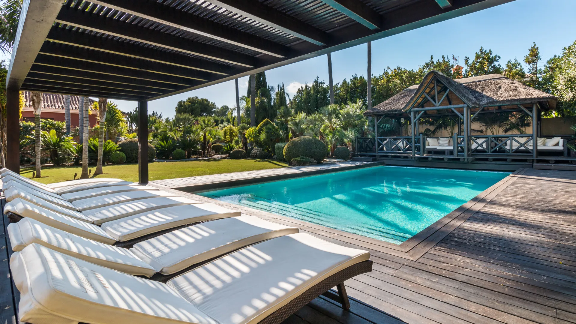 5 bedrooms villa in Aloha for sale