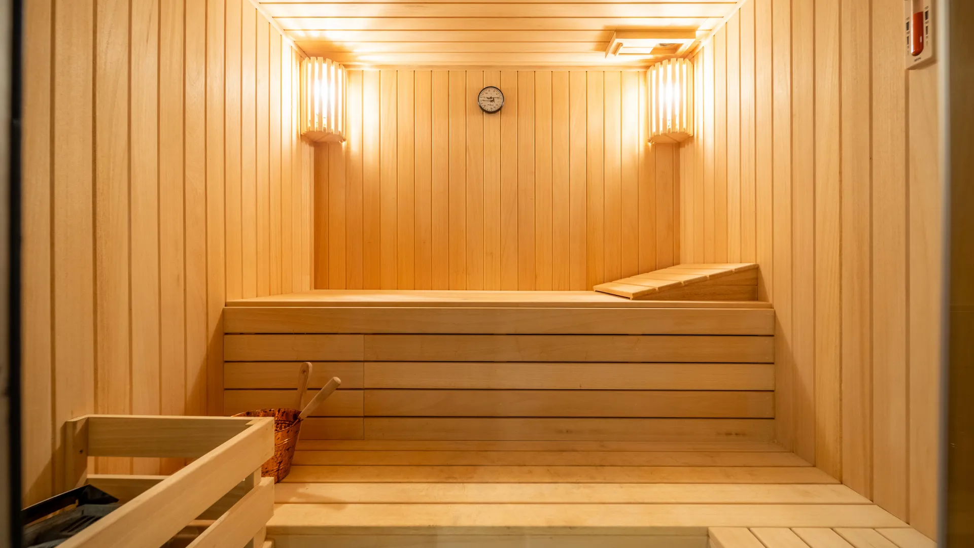 5 bedrooms villa in Aloha for sale